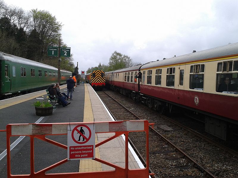 08937 propels a DR shuttle full of railtour passengers to Meldon