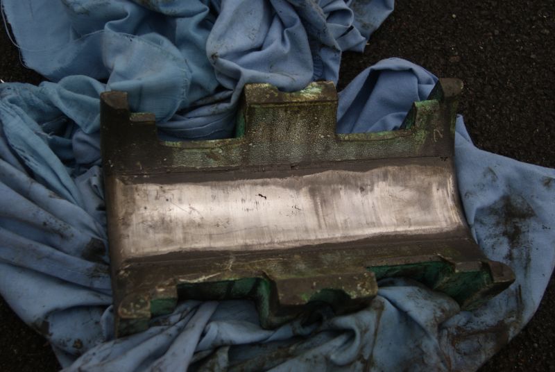 Another view of the axlebox bearing, showing the white metal bearing surface.brPhotographer Jon KelseybrDate taken 11062016