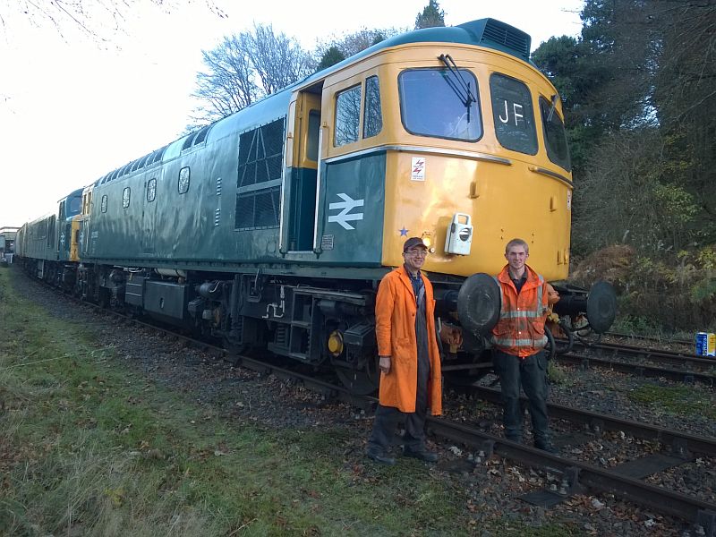 Pioneer Diesels personnel with 33035brPhotographer Alistair GregorybrDate taken 25112016