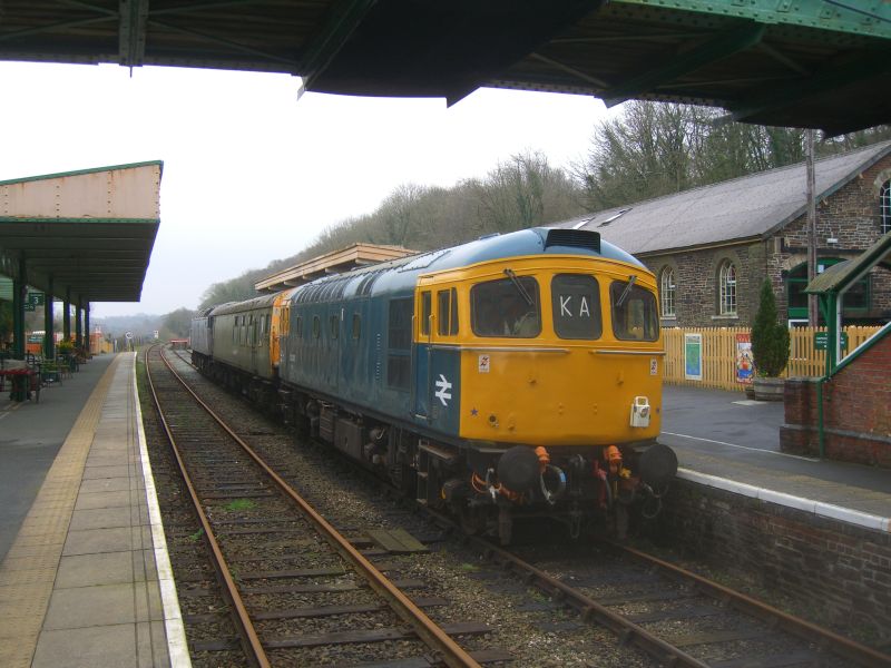 33035 at Okehampton, having delivered 47828 for battery charging. 