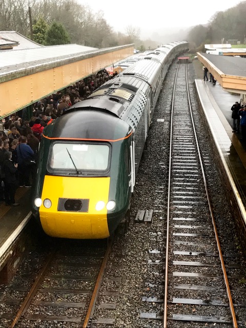 500 plus passengers embarking on the Royal Oke