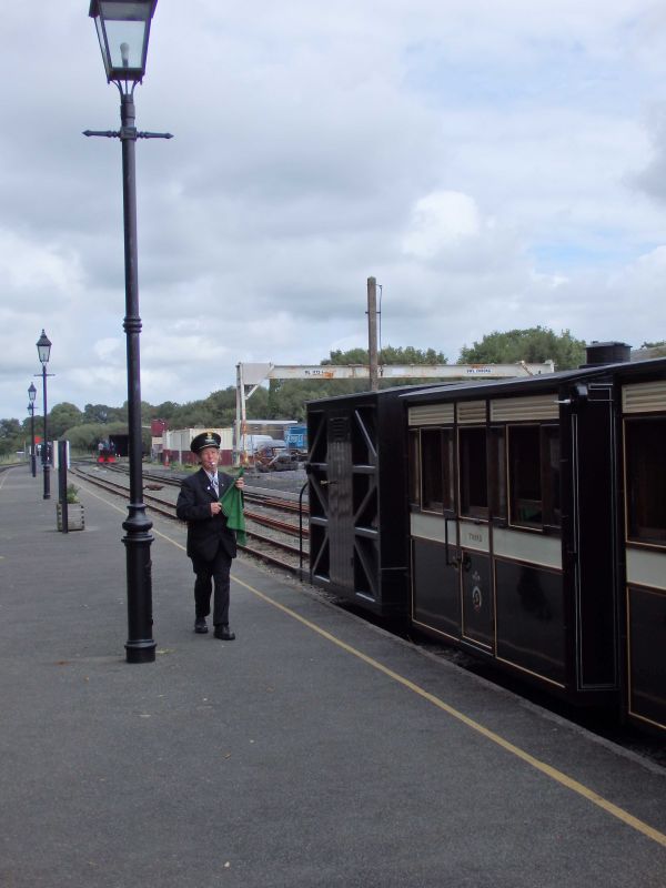 WHR at Dinas. DR guard Sue Baxter about to give the right away to 'Bugbox' shuttle.brPhotographer Tom BaxterbrDate taken 16092018