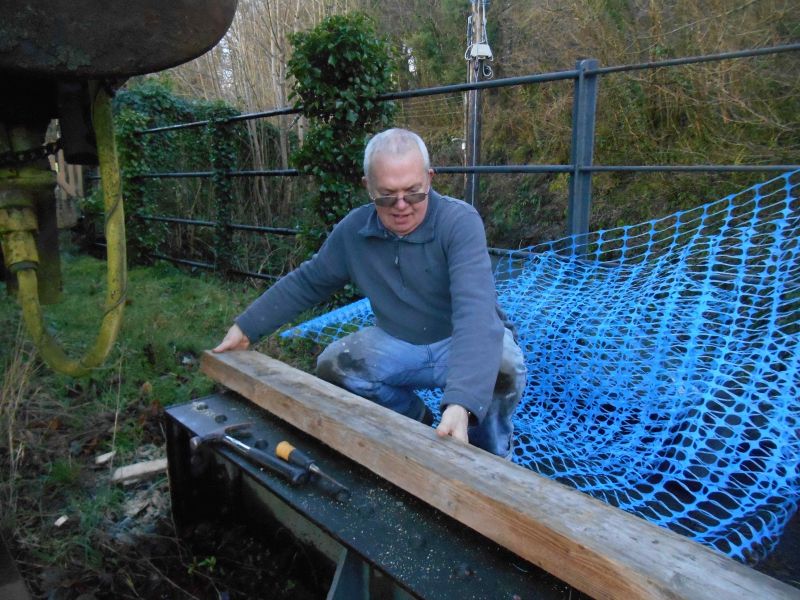 Paul Vodden at work on the new protections boards for bridge 609.brPhotographer Tom BaxterbrDate taken 19012019