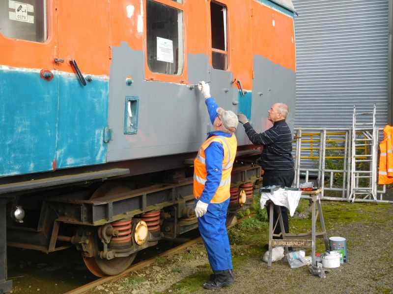 A bit of a stretch. Paul  and Ron making a start on Lab 11.brPhotographer Geoff HornerbrDate taken 15102020