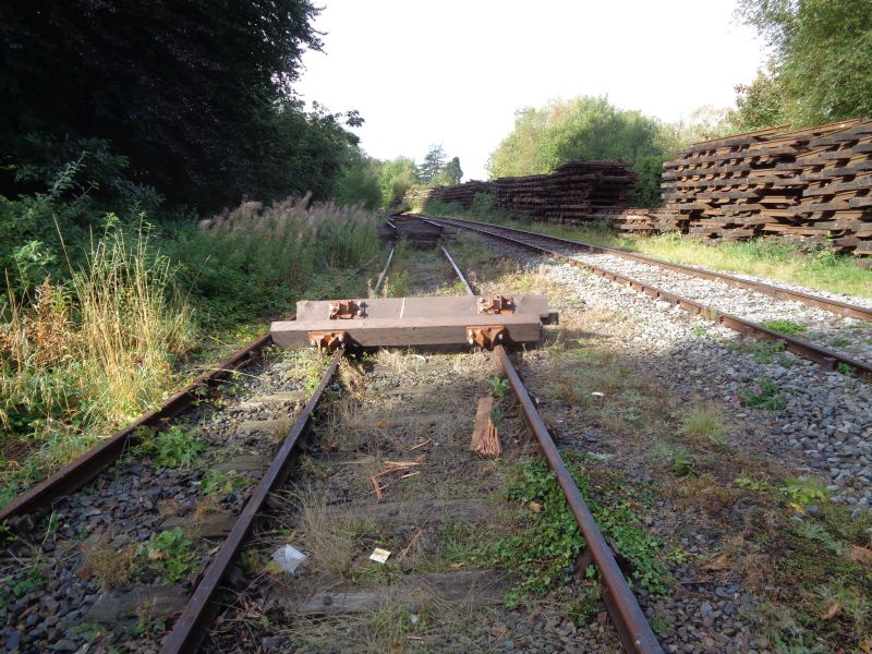 The truncated platform 2 track at the former station throat.brPhotographer David BellbrDate taken 20092021