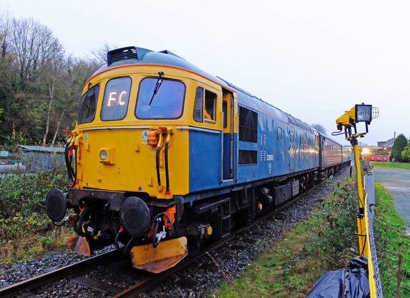 33103 leading a PE trial run at Okehampton