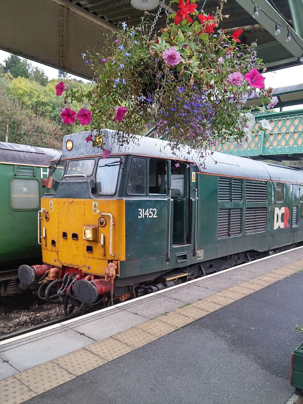 31452 at Okehampton station