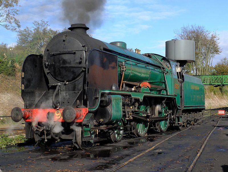 SR Schools class 925 Cheltenham at Ropley, Mid-Hants Railway Steam Gala