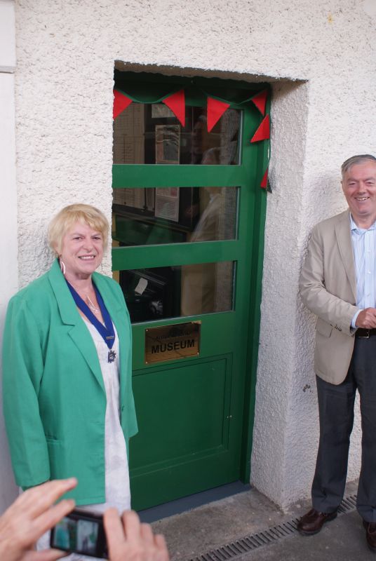 Jan Goffey and Richard Westlake with the new plaque