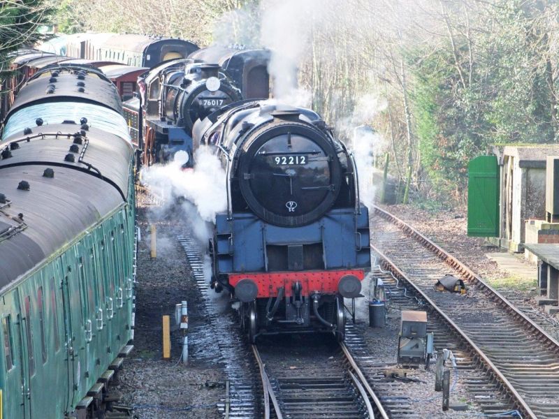 BR 9F 92212 and Standard 4 76017 at Alresford