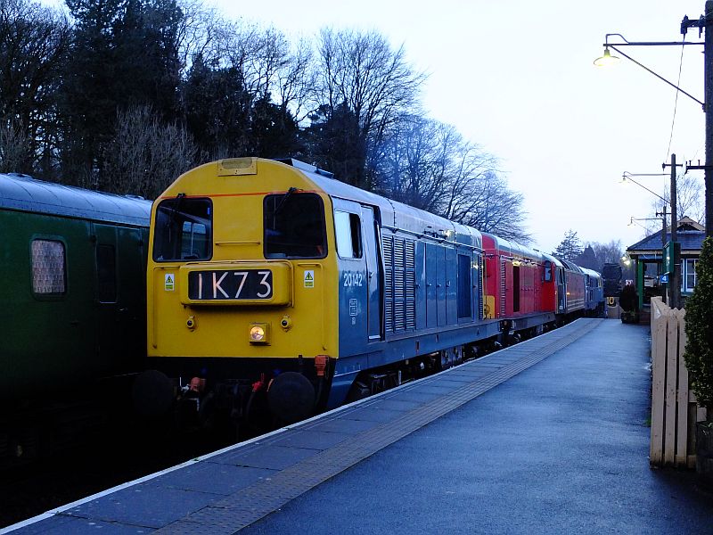 20142 and 20189 prepare to depart Okehampton with 47769, 31459 and 47375 in tow.