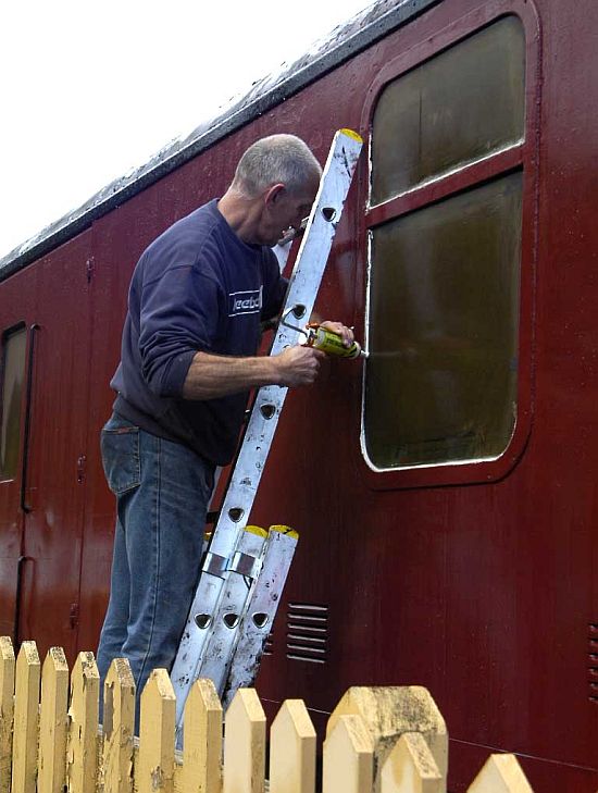 Geoff Brooks attempting to weatherproof the GUV.brPhotographer Paul MartinbrDate taken 13102012