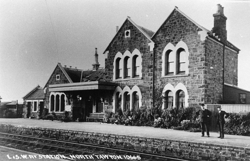 An early Edwardian photograph of North Tawton with stationmaster W.H. Odam in the bowler hat. Photo David Howe collection, courtesy of Nicholas  Reeve, Irwell Press