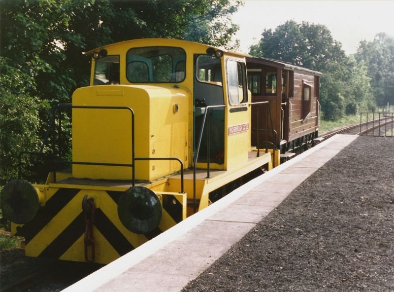 731411 at Shepherdswell with the East Kent Railway's English Electric 0-6-0DH shunter 'Richborough Castle'.brPhotographer Ken Elks